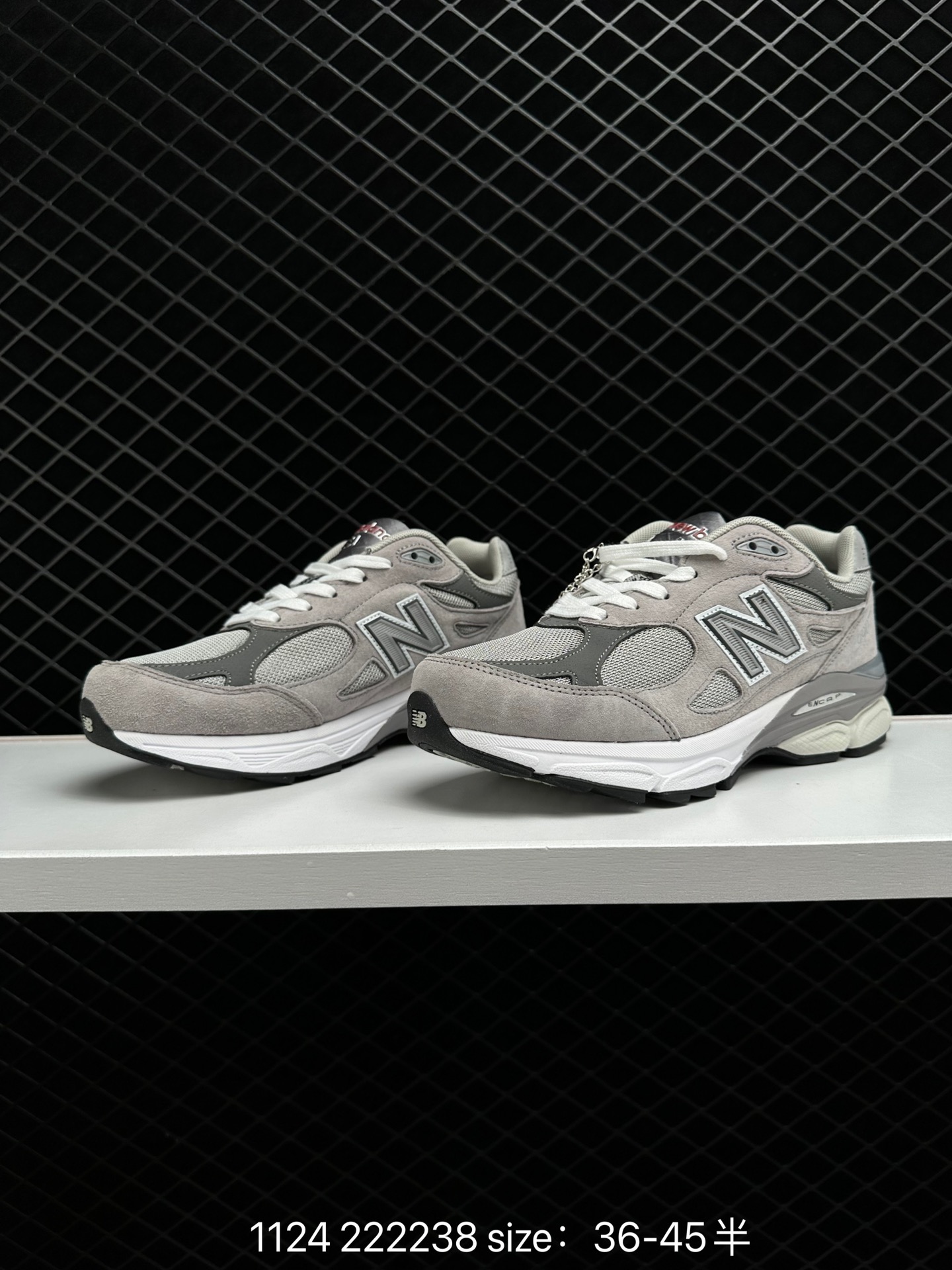 New Balance W990